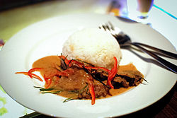 250px-Phanaeng_nuea_rat_khao.jpg