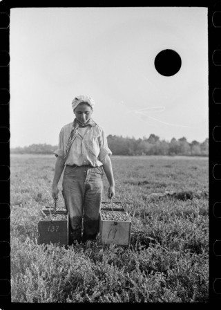 Roy-Striker-FSA-trou-noir-04-600x840.jpg